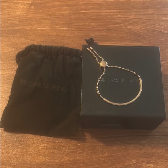 Michael Kors Gold Minimalist Bracelet - Picture 1 of 4